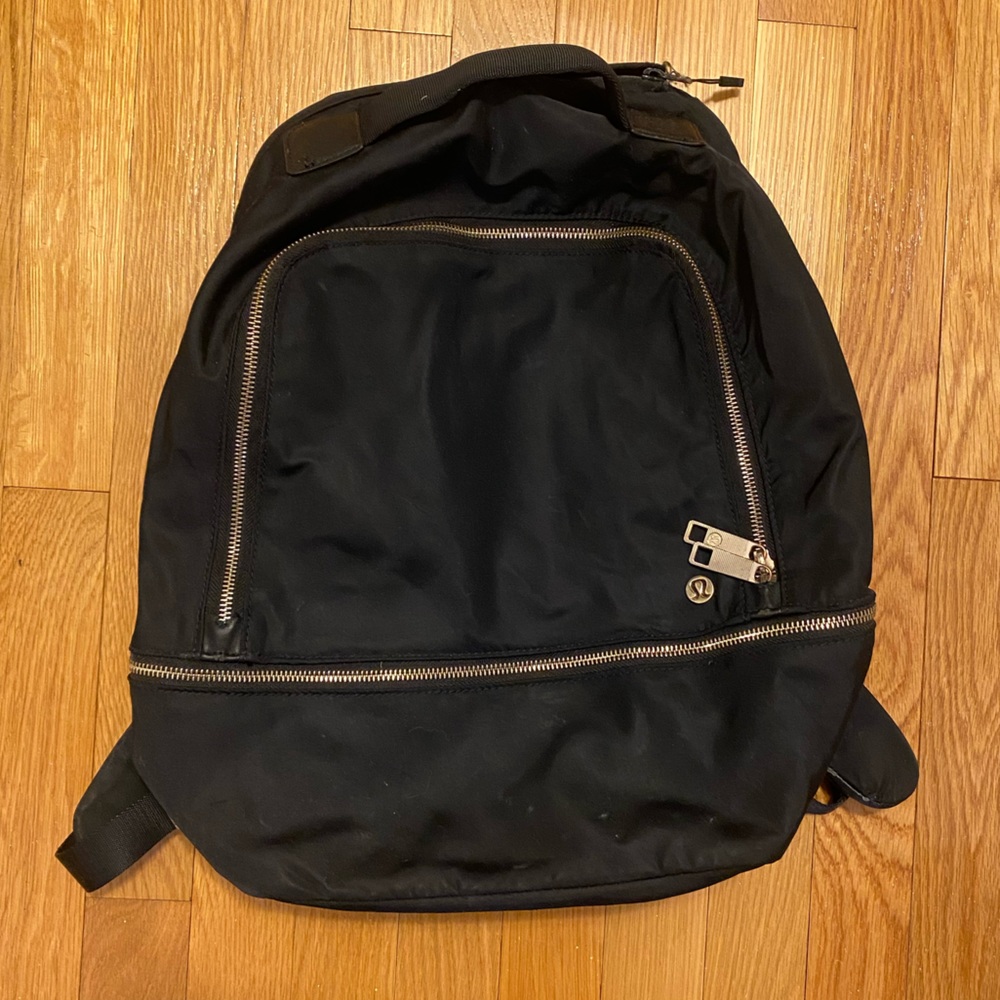 Lululemon adventurer backpack